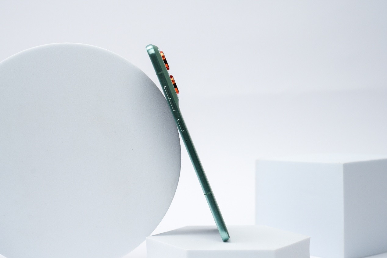 联想moto X70 Air AI手机：轻盈美学与智能体验的完美融合