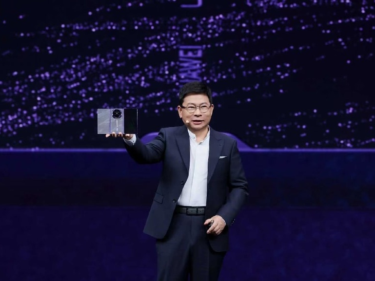 非凡在握，从容左右 HUAWEI Mate XT 2 非凡大师全新发布